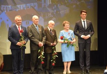 LXII uroczysta Sesja Rady Miejskiej w Starym Sączu  ODZNACZENI PRZYSIETNICZANIE