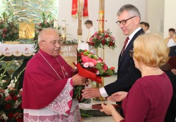 Złoty jubileusz – 50-lecie kapłaństwa ks. proboszcza prałata Jana Wąchały Msza dziękczynna ks. Jana Wąchały